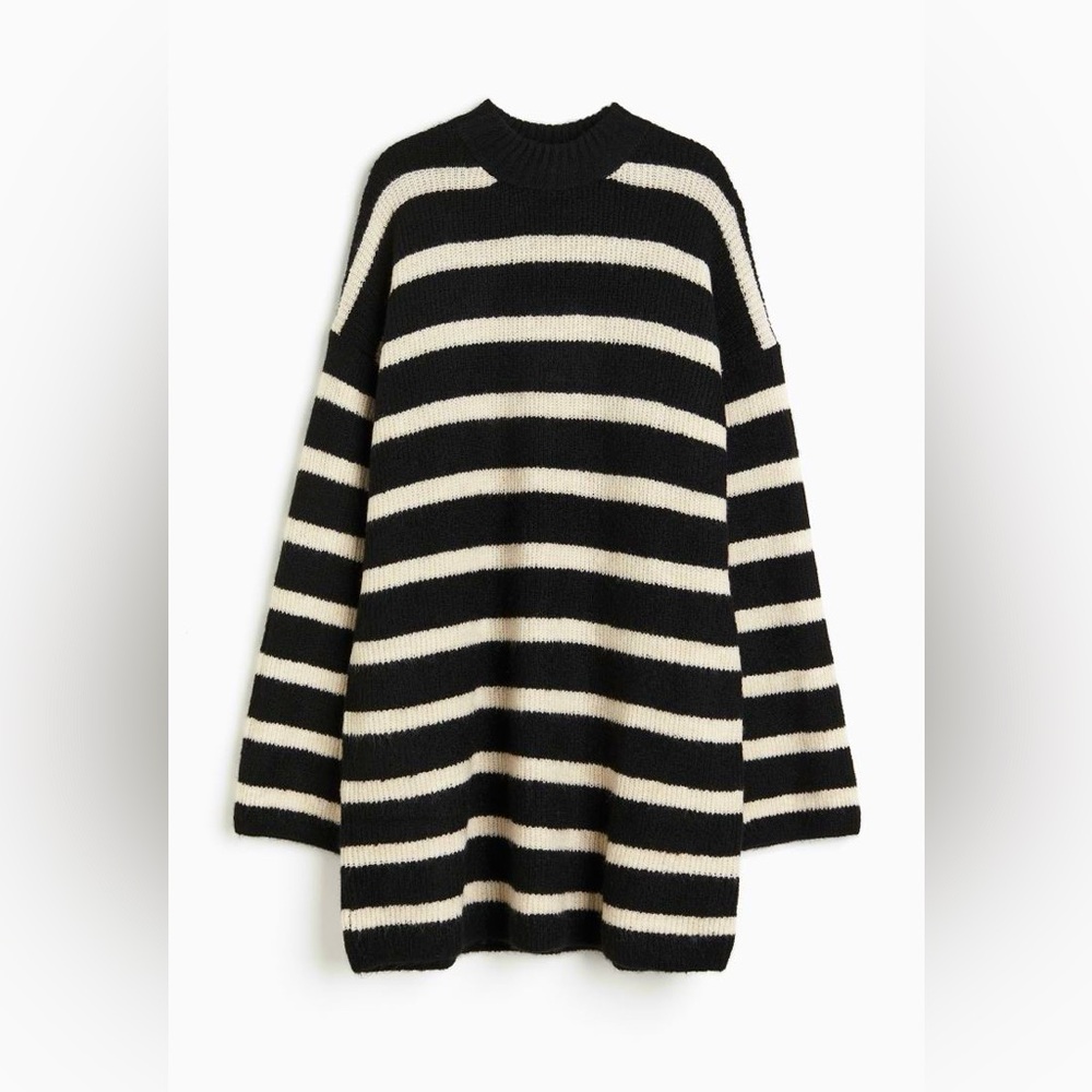 Knitted dress-black/striped